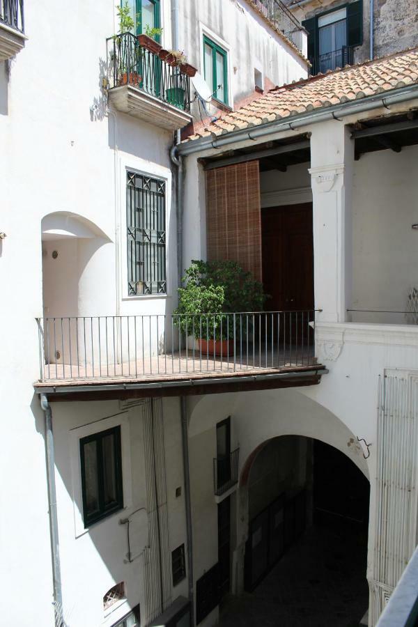 Arcadia 55 Apartment ซาแลร์โน ภายนอก รูปภาพ